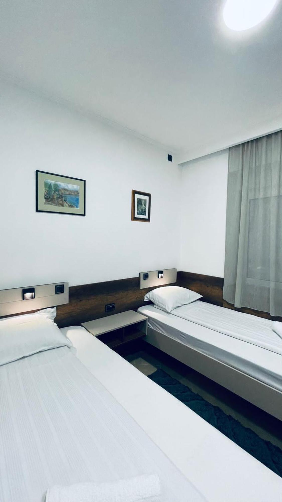 Kollar D Guest House - Prenociste Rooms Szabadka Kültér fotó