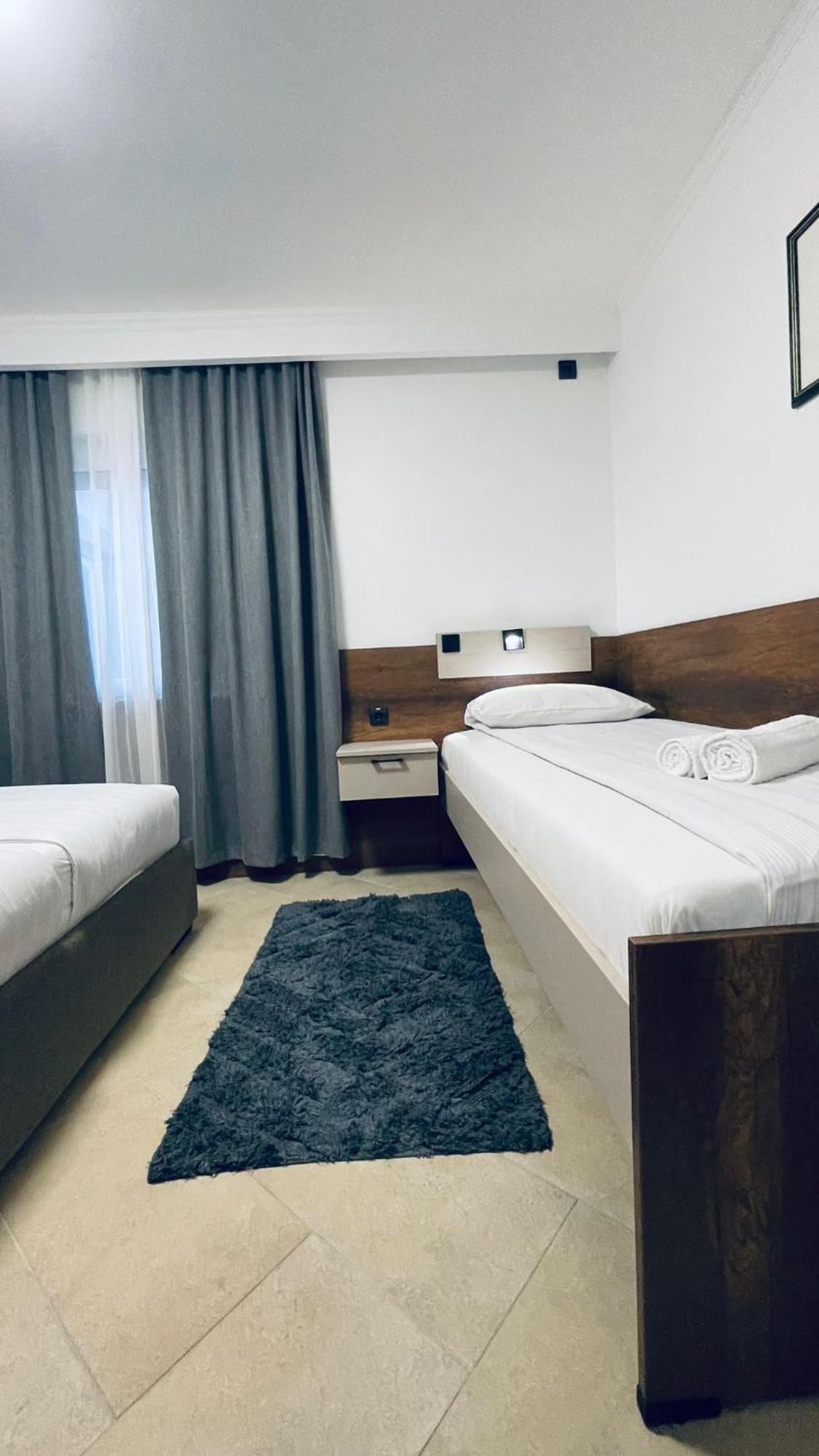 Kollar D Guest House - Prenociste Rooms Szabadka Kültér fotó