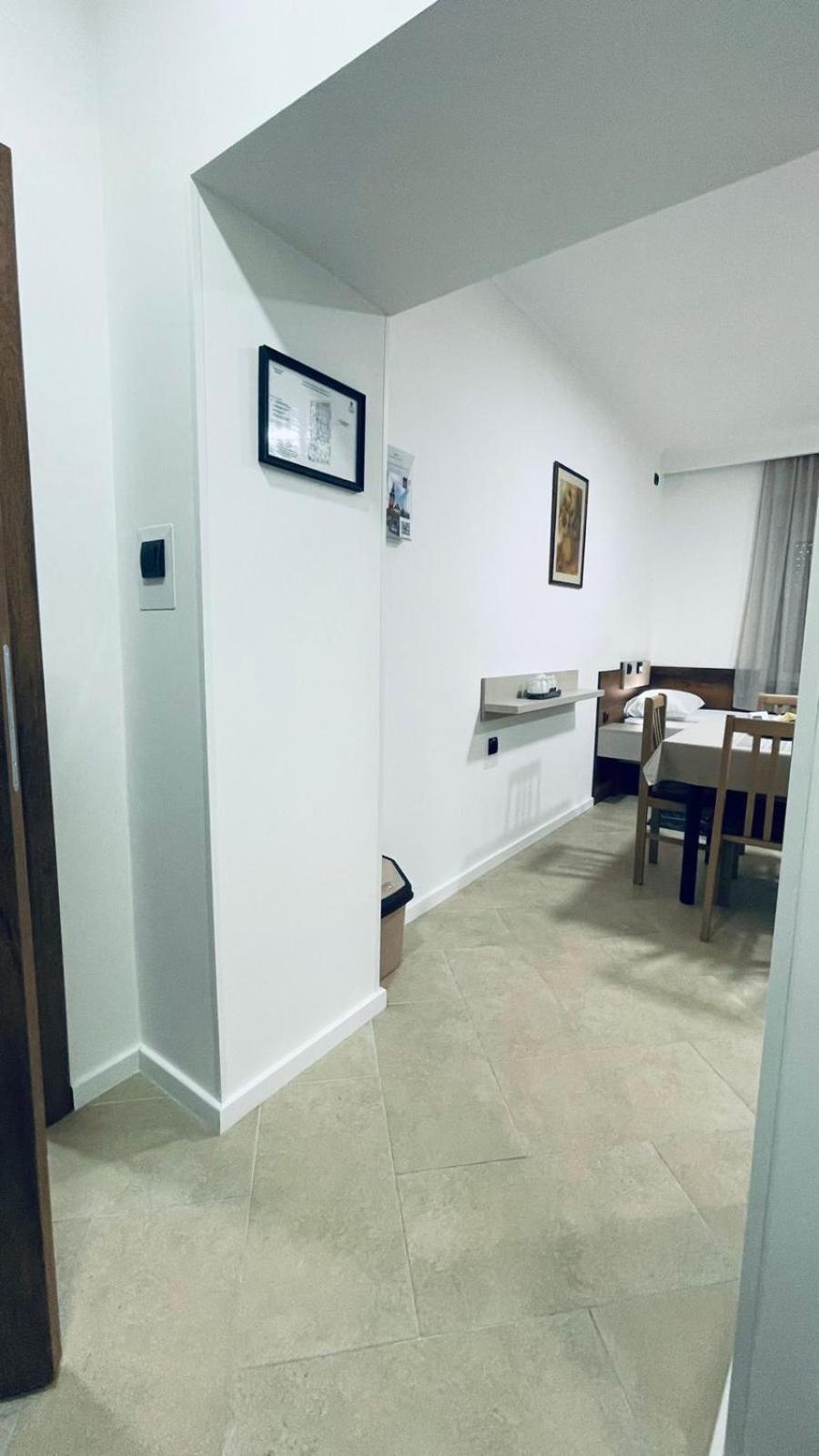 Kollar D Guest House - Prenociste Rooms Szabadka Kültér fotó