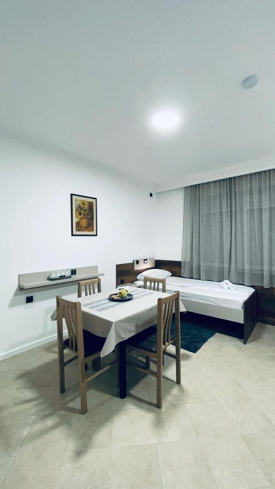 Kollar D Guest House - Prenociste Rooms Szabadka Kültér fotó