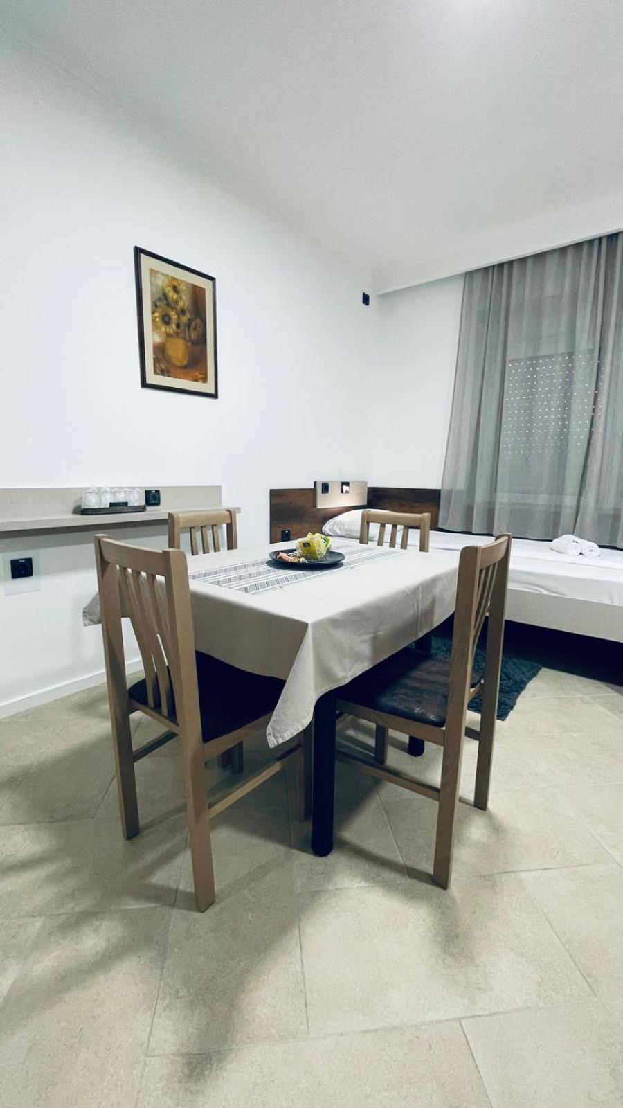 Kollar D Guest House - Prenociste Rooms Szabadka Kültér fotó