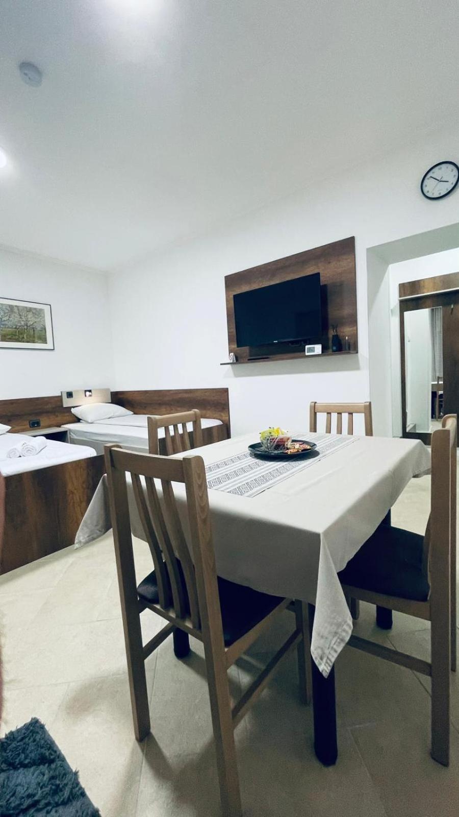 Kollar D Guest House - Prenociste Rooms Szabadka Kültér fotó