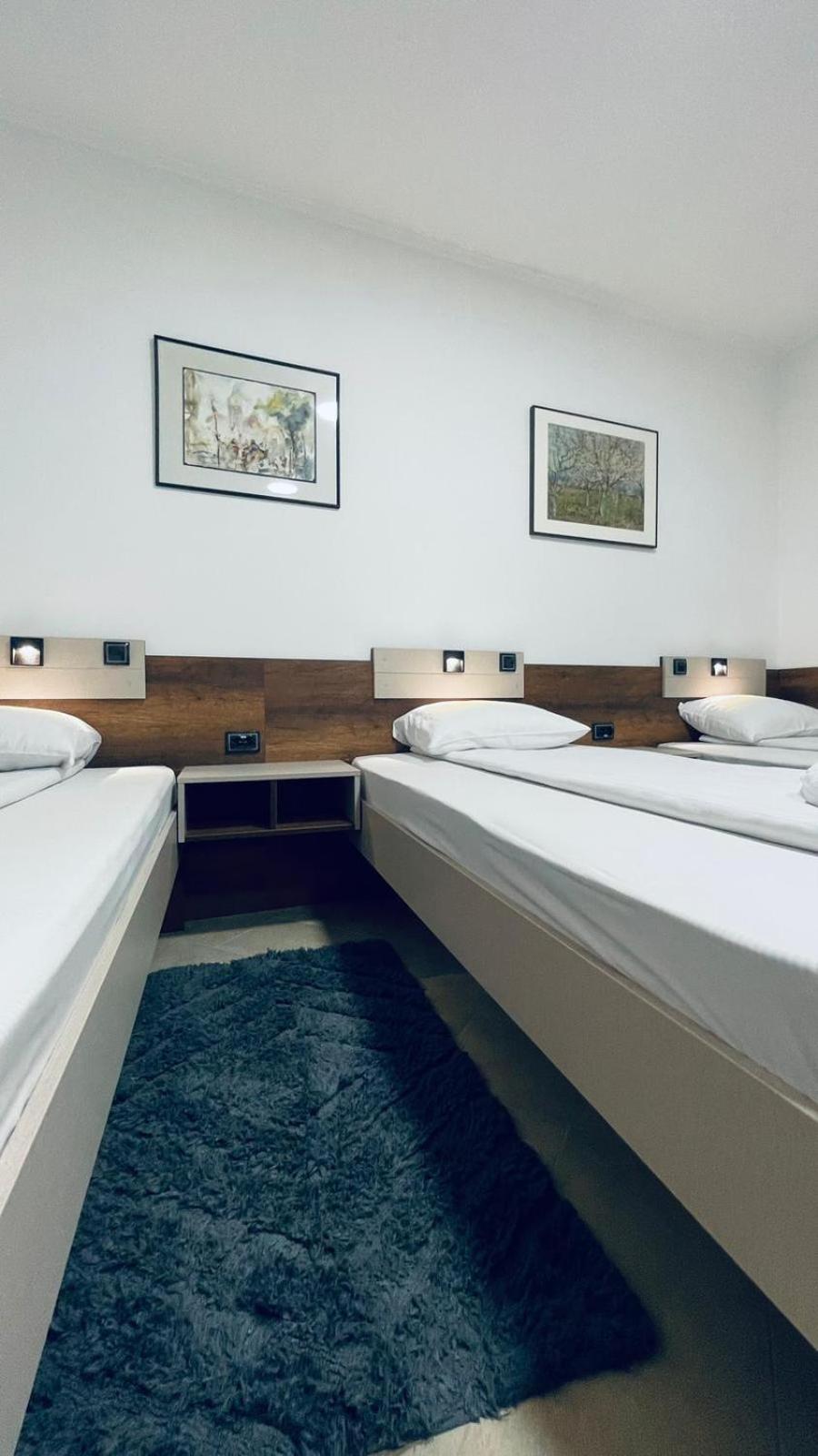 Kollar D Guest House - Prenociste Rooms Szabadka Kültér fotó