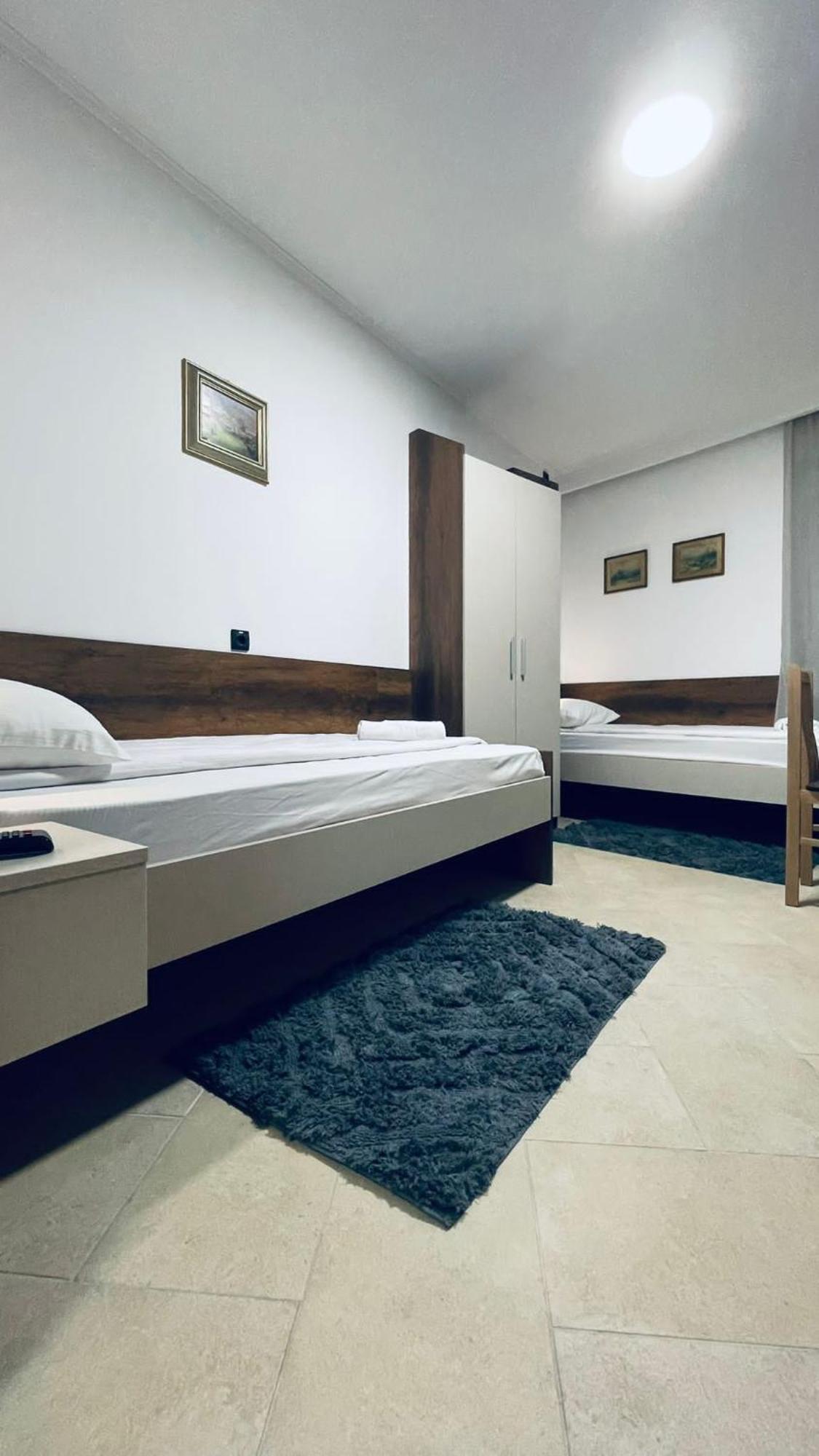 Kollar D Guest House - Prenociste Rooms Szabadka Kültér fotó