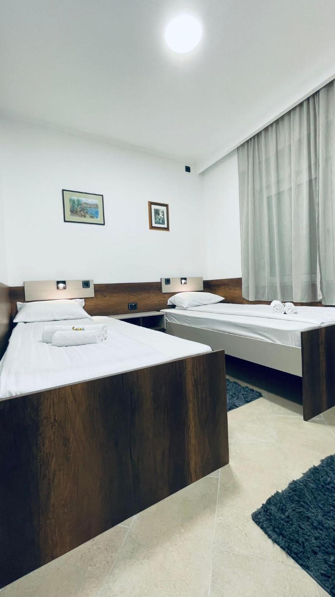 Kollar D Guest House - Prenociste Rooms Szabadka Kültér fotó