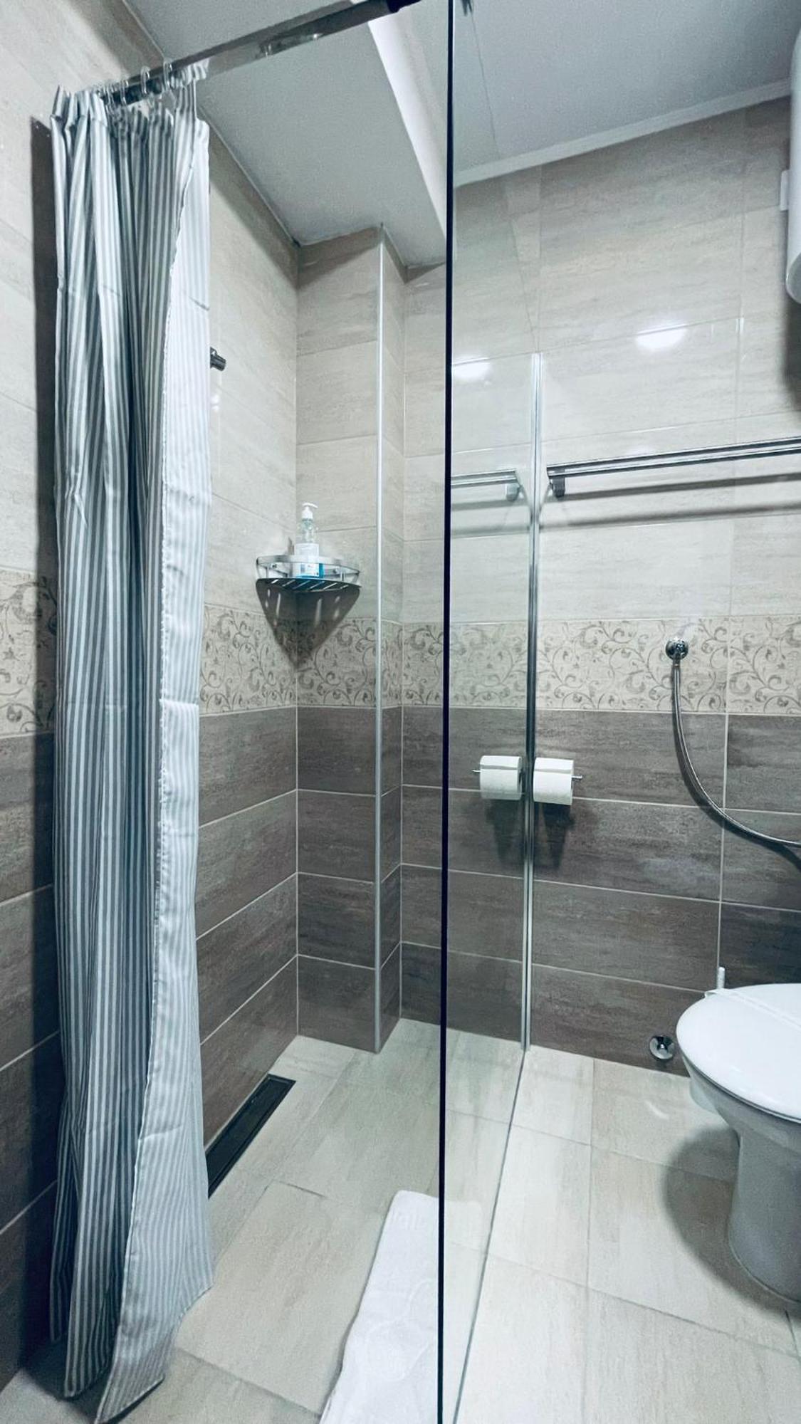 Kollar D Guest House - Prenociste Rooms Szabadka Kültér fotó