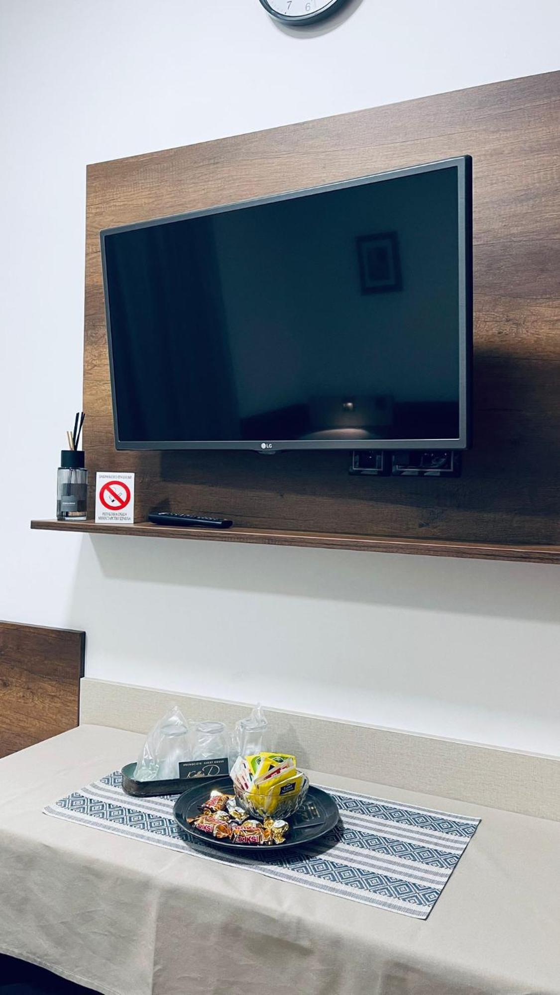 Kollar D Guest House - Prenociste Rooms Szabadka Kültér fotó