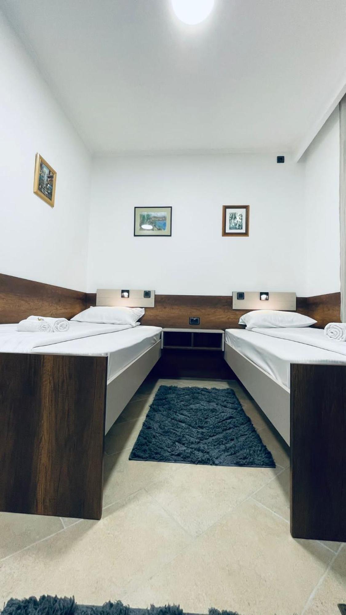 Kollar D Guest House - Prenociste Rooms Szabadka Kültér fotó